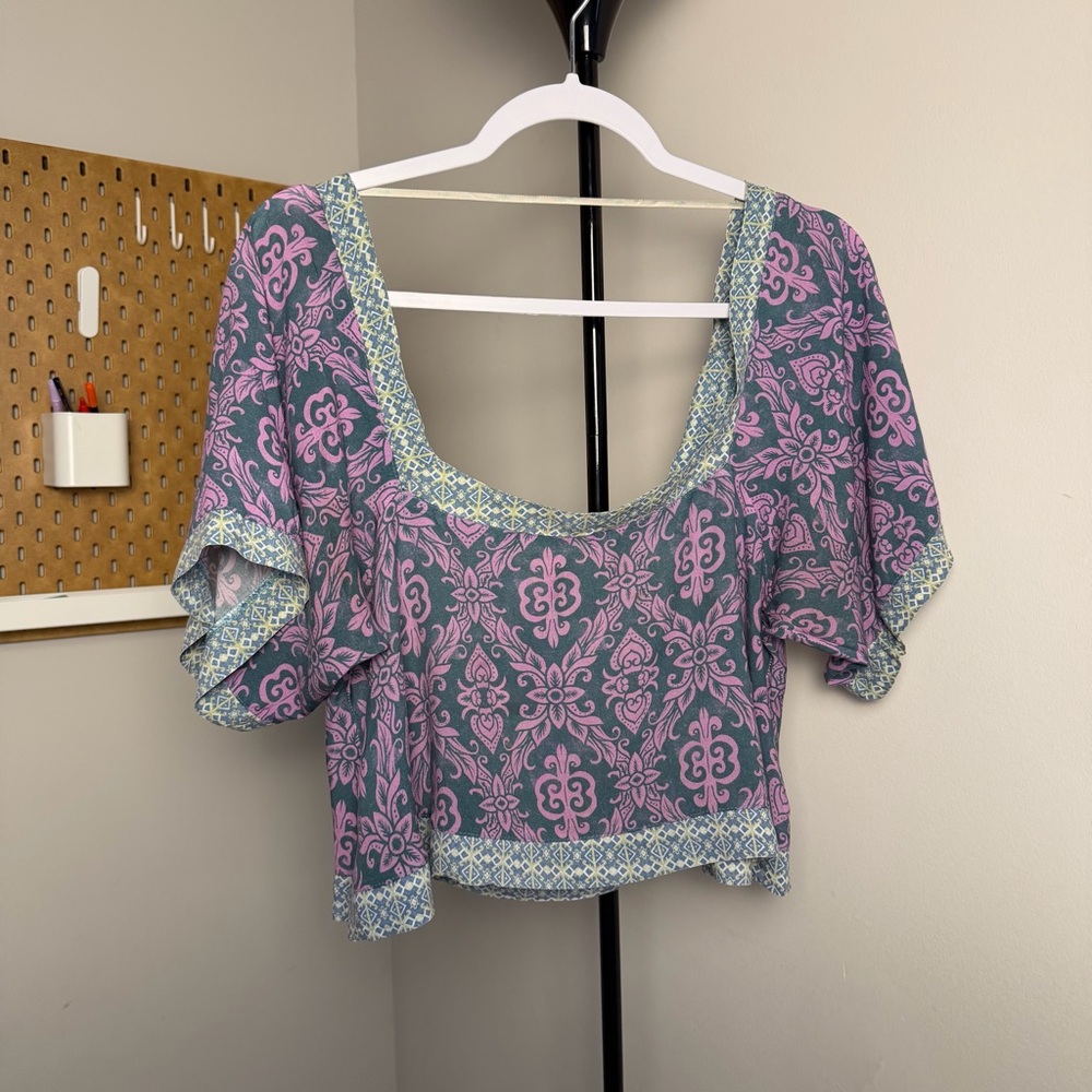 Maui & Sons Woman Square
Neck Top M Pink Teal Floral
Blouse